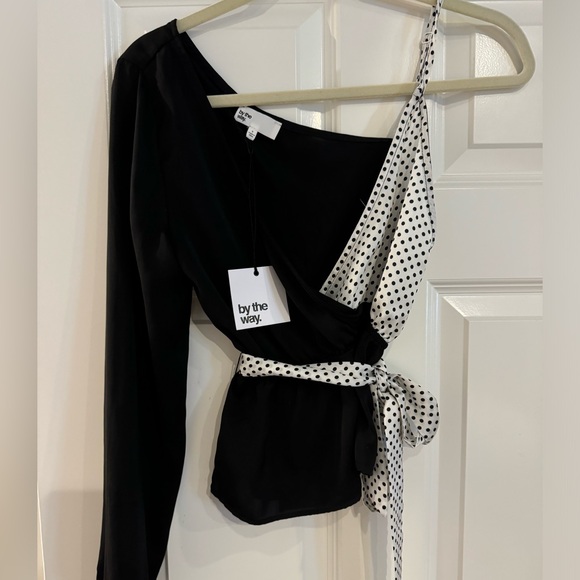 By The Way Hayley Two Tone Wrap - Picture 3 of 5